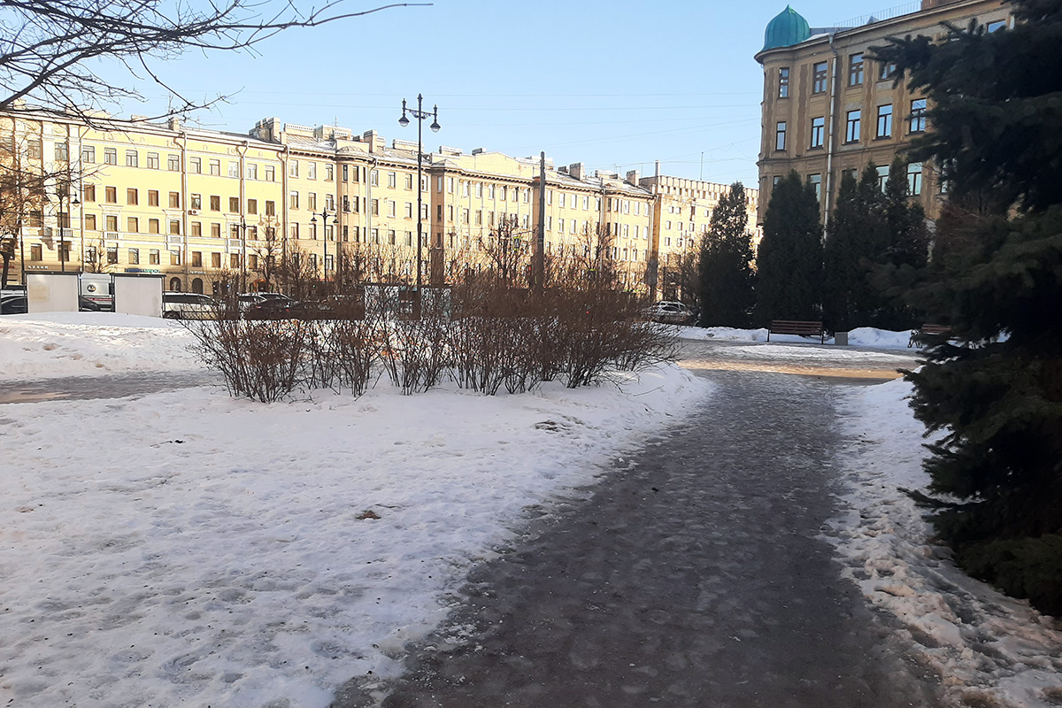 Московский район: Колмовский сад на пересечении Московского пр. и ул. Глеба  Успенского